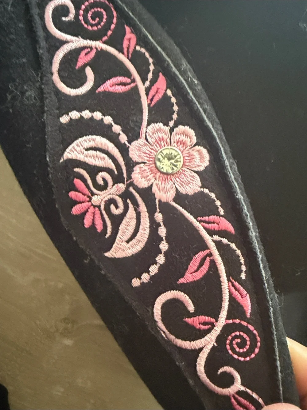 Rhinestone Leaf Belt — Black with Pink Crystal Accent